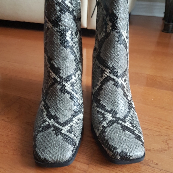 Sam Edelman Circus Booties - Picture 6 of 11